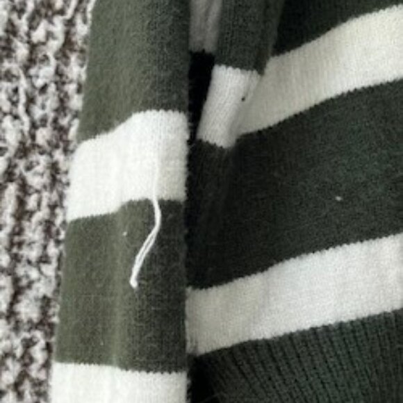 LUXE BY TRICOT Striped Long Sleeve Turtleneck Sweater - Picture 4 of 8